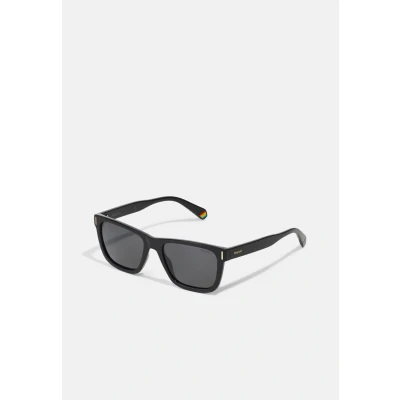 Image of Polaroid Unisex Sunglasses, Size: 54, Black