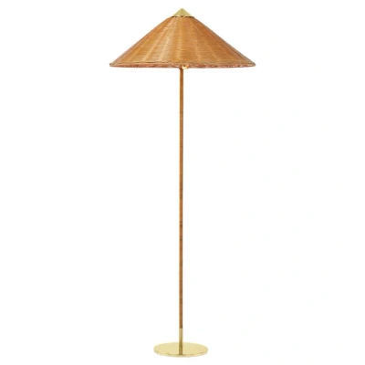 Image of GUBI 9602 floor lamp, brass, willow lampshade