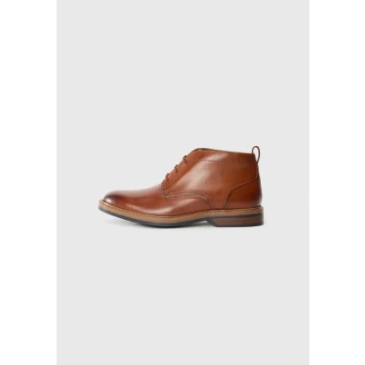 Image of Clarks Men&#039;s Aldwin Chukka Boot, Mid Tan Lea, 10 UK