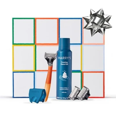 Image of Harry&#039;s Core Shave Essentials Holiday Men&#039;s Gift Set, Razor + 3 Blades Blade Travel Cover Shaving Gel