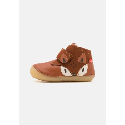 Image of Kickers Sabio Unisex Baby shoes for kids, Size: 6/6.5K, Marron