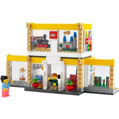 Image of LEGO 40574 Creator Brand Store Relive Joyful Visits With This Minifigure Scale Play and Display Set 9+ 541 Pieces
