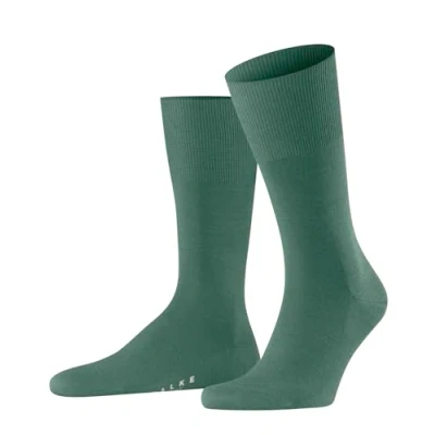 Image of FALKE Men&#039;s Airport M So Wool Cotton Plain 1 Pair Socks, Green Caiman 7998, 7 8