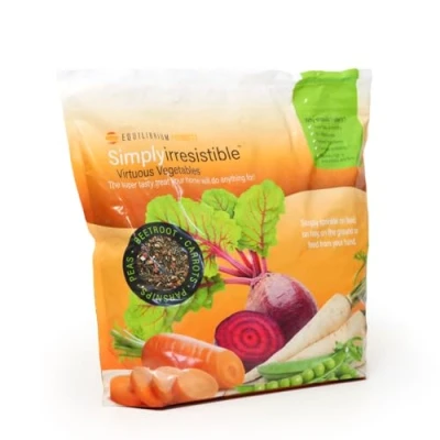 Image of equilibrium Simply Irresistible horse supplement &amp; treet