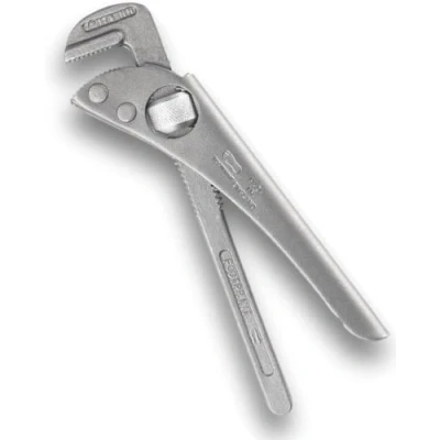 Image of Footprint Adjustable Pipe Wrench 7 Inch Heavy Duty Strong and Rigid Drop Forged High Carbon Steel Grips/Spanner. Essential Plumbing Tools Ideal for Plumbers Heating Engineers.