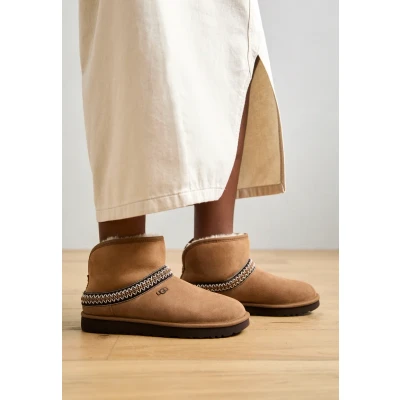 Image of UGG Women&#039;s Classic Mini Crescent Fashion Boot, Chestnut, 12 UK