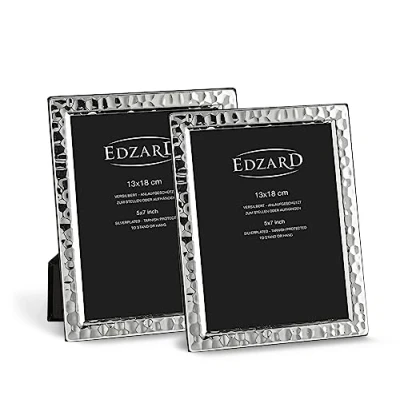 Image of Edzard picture frames Pavia for photos, 5x7 inch (13 x 18 cm), elegant Silver plated, tarnish proof, with velvet backing, incl. 2 hangers, standing and hanging Mirror Polished, Set of