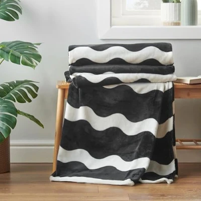 Image of Sassy B Waves Reversible 200 x 240 cm Oversized Blanket Throw Black/White