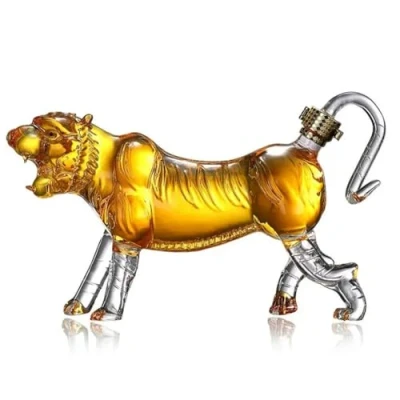 Image of VINGAA Whiskey Decanter,Whiskey Glass Decanter for Men,Tiger Shaped Alcohol Decanter,Glass with Sealing Plug,Suitable Bourbon,Scotch,Rum,Tequila,Vodka