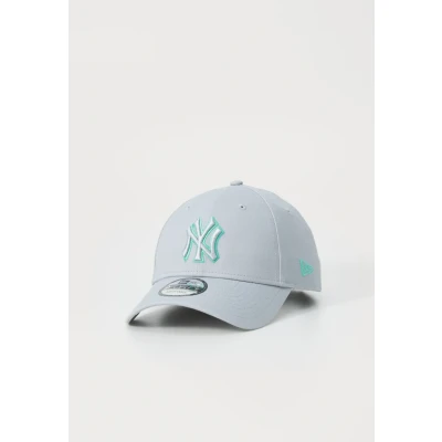 Image of New Era 9Forty Adult&#039;s Team Outline MLB York Yankees Baseball Cap Hat Grey