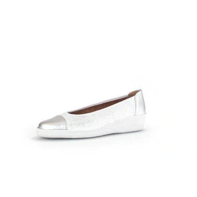 Image of Gabor Petunia 46.042.61 Ice/Silver Leather Ladies Pump 4