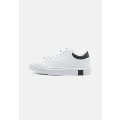 Image of Armani Exchange Venice Trainers, Men&#039;s, Size: 9M, White/black shoes