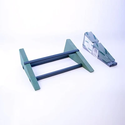 Image of OASIS® Foam Frames® Tribute Stand Easel (15 x 40 34cm)