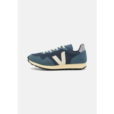 Image of Veja Trainers, Men&#039;s, Size: 10, Nautico pierre shoes