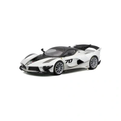 Image of Bburago Model car in Scale 1:43, Metal, White