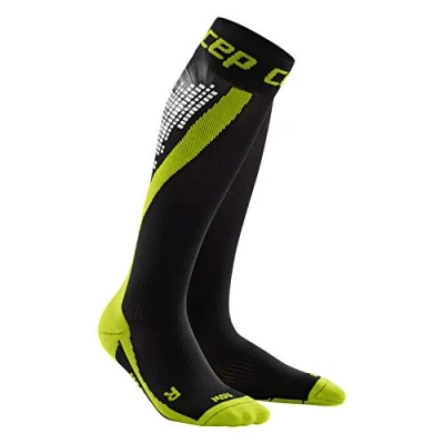 Image of CEP NIGHTTECH SOCKS for men Night running stockings with colour reflectors in green, size V