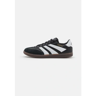 Image of adidas Performance Predator Freestyle Indoor football boots, Men&#039;s, Size: 5, Core black/footwear white/gold metallic Leather/synthetics