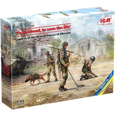 Image of ICM ICM35753 Scale Model kit