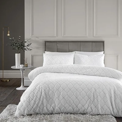 Image of Catherine Lansfield Cosy Diamond Faux Fur Single Duvet Cover Set with Pillowcase White