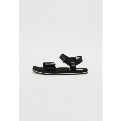 Image of The North Face Skeena Unisex Walking sandals for kids, Size: 13K, Black Textile