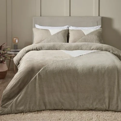 Image of Catherine Lansfield Cosy Larsson Geo Fleece Single Duvet Cover Set with Pillowcase Natural
