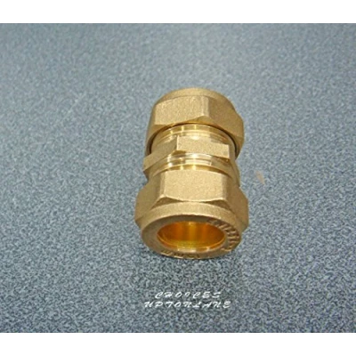 Image of AK BRASS COMPRESSION PLUMBING FITTING STRAIGHT COUPLING SIZE(S) 15MM / 22MM (STRAIGHT SIZE: 15MM)