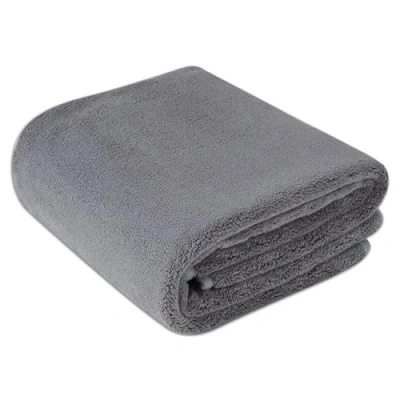 Image of Amazon Basics Microfibre Towels for Cars, Cleaning Cloth, 63.5 x 91.5 cm, Grey