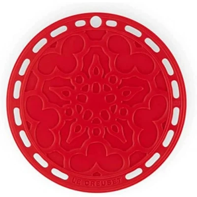 Image of Le Creuset French Trivet, Silicone, Heat resistant to 250C, 20 cm, Cerise, 93007300060000