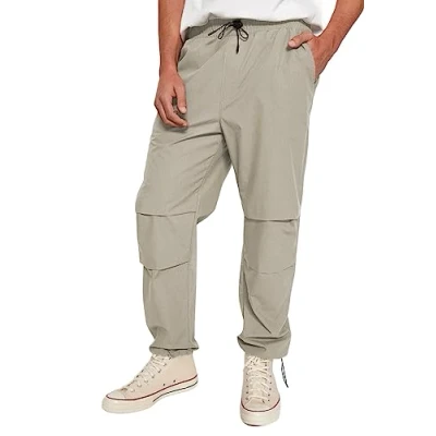 Image of Trendyol Men&#039;s Herren Gerade Jogger Normale Taille Hose Shorts, Light Khaki, XS