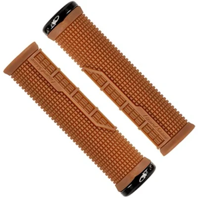 Image of Lizard Skins Machine Lock On Mountain Bike Grips Gum, 135mm / Single Side Clamp Locking MTB Bar Part Rubber Handlebar Handle Ride Trail Cycling Cycle Enduro Downhill Hand Comfort Accessories