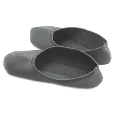Image of Neoprene socks that really help keep your feet warm. Size 6 12