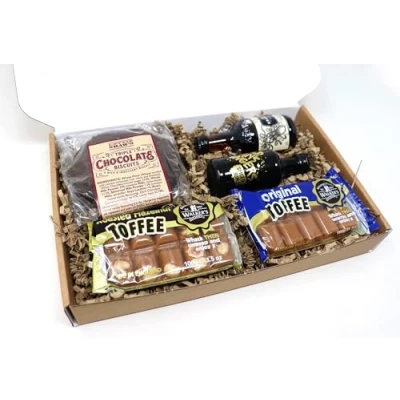 Image of Alcohol &amp; Treats Letterbox Gift Set (Spiced Rum)
