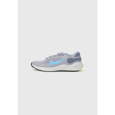 Image of Nike Revolution 7