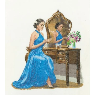 Image of Heritage Crafts Ailsa Cross Stitch Kit John Clayton Elegance Aida