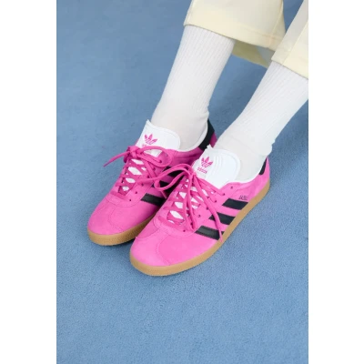 Image of adidas Originals Gazelle Trainers, Size: 9, Pink/blue Suede
