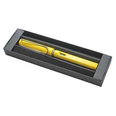 Image of Lamy Safari Fine Nib Fountain Pen Yellow (Yellow in Gift Box)