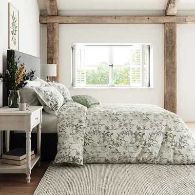 Image of Sanderson Options Wild Angelica Cover Set Super King Size Silver &amp; Spring Leaf