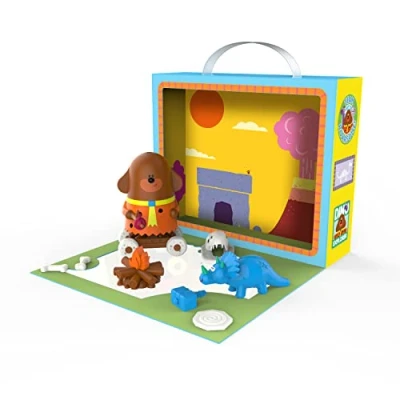 Image of Hey Duggee Secret Surprise Take and Play Figurine Set with Cardboard Themed Backdrop Dinosaurs Duggee. 3 Ways to Play!, Multicolor (2172)