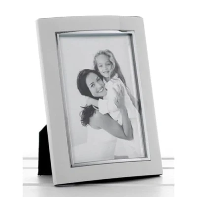 Image of Shudehill Giftware White Curved Edge Photo Frame 6x8