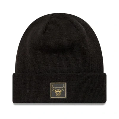 Image of New Era Winter Beanie METALLIC BADGE Chicago Bulls