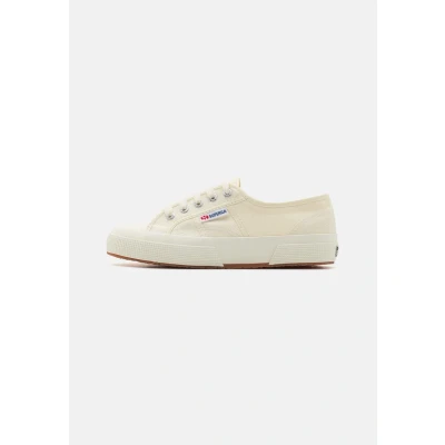 Image of Superga 2750 COTU Classic Unisex Trainers, Size: 4.5, Beige gesso Cotton