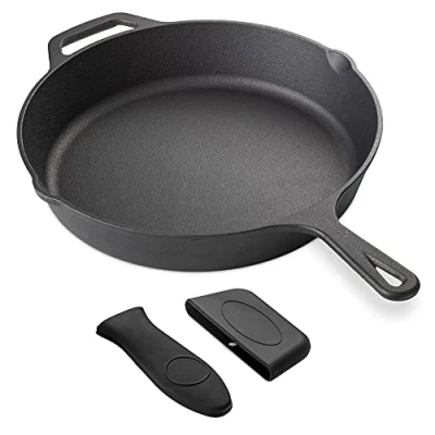 Image of Navaris Cast Iron Skillet Pre Seasoned Frying Pan for Oven, Stove, Campfire Cooking 30 cm / 12 Inch w/Silicone Covers