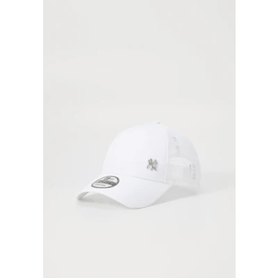Image of New Era Flawless 9FORTY Trucker Unisex Cap, Size: One Size, White