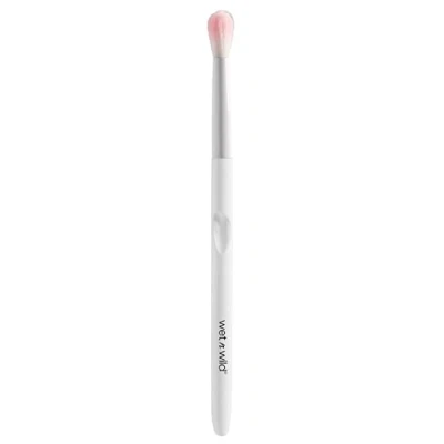 Image of Wet &#039;n&#039; Wild Makeup Brush, Crease Long tipped, Tapered Brush that Flawlessly Picks Up Shadows to Apply the of Eye, Easy use Brushes, One size