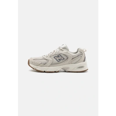 Image of New Balance MR530 Unisex Trainers, Size: 8, White/silver Imitation leather/ textile