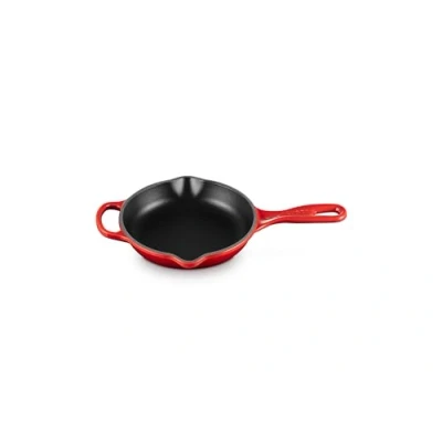 Image of Le Creuset Signature Enamelled Cast Iron Skillet Frying Pan With Helper Handle and Two Pouring Lips, 16 cm, Cerise, 20182160600422