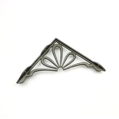 Image of Oakcrafts Pair of 150mm Antique Cast Iron Daisy Shelf Brackets