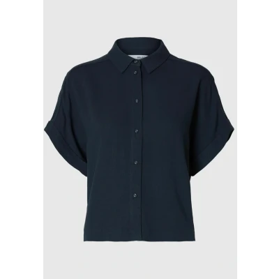Image of SELECTED FEMME Women&#039;s Slfviva Ss Cropped Shirt Noos Short Sleeved Blouse, Dark Sapphire, 12