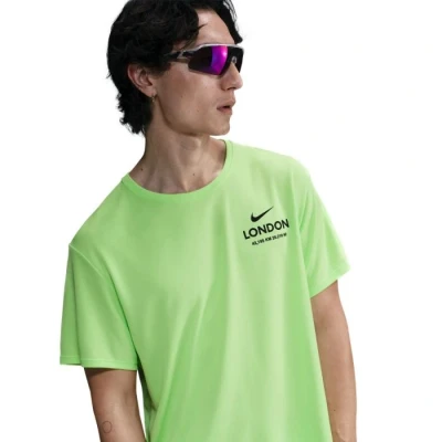 Image of Nike Performance CITY Marathon Miler TEE Sports Tshirt, Men&#039;s, Size: Small, Lime blast