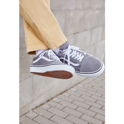 Image of Vans UA OLD Skool Trainers, Size: 3.5, Pewter/true white Leather and textile